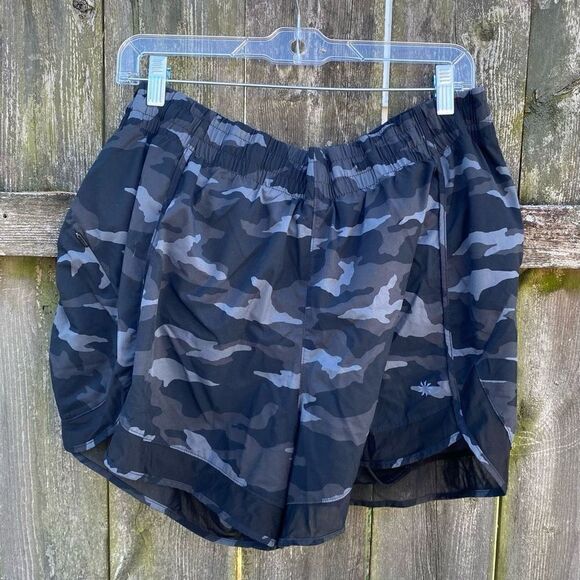 Athleta Camo Mesh Racer Run Shorts 4” | 1X - Picture 2 of 5